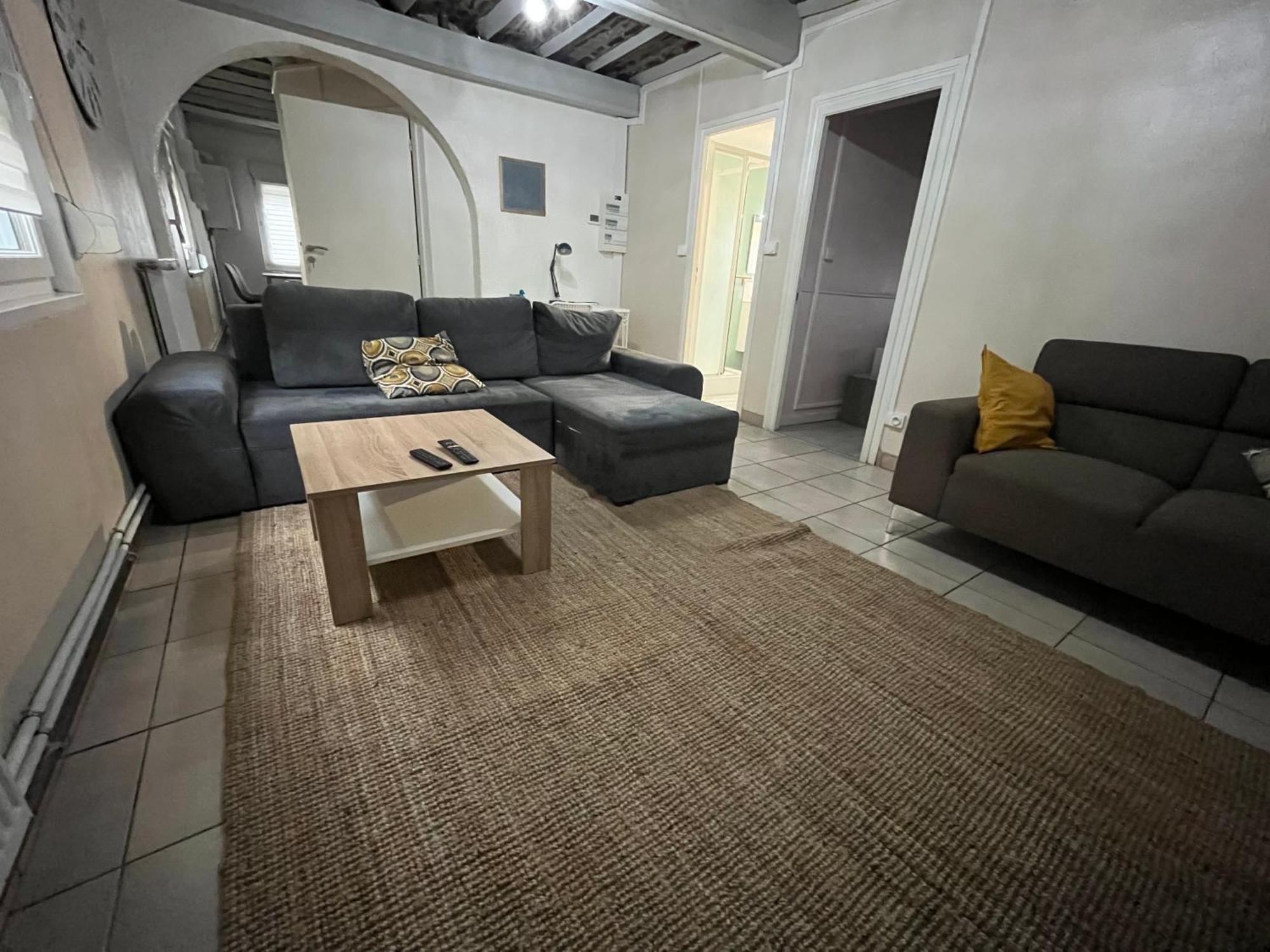 Appartement De Charme 40M2 Proche Centre Hospitalier Valenciennes Eksteriør bilde